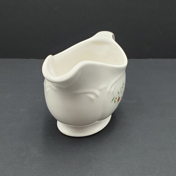 Pfaltzgraff Winterberry Gravy Boat Holly Leaves & Berries Sauce Server - Picture 5 of 8